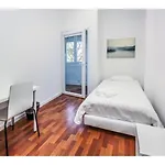 Houze Spacious 9 Bedroom Flat In Central Lisbon *